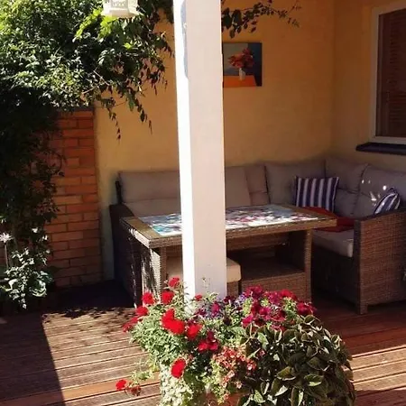 Lägenhet Cozy With A Large Terrace And Sauna!