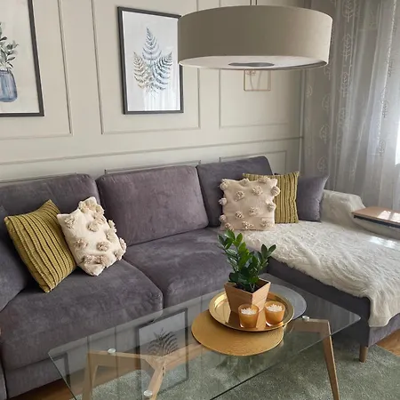 Cozy With A Large Terrace And Sauna! Apartamento Pärnu