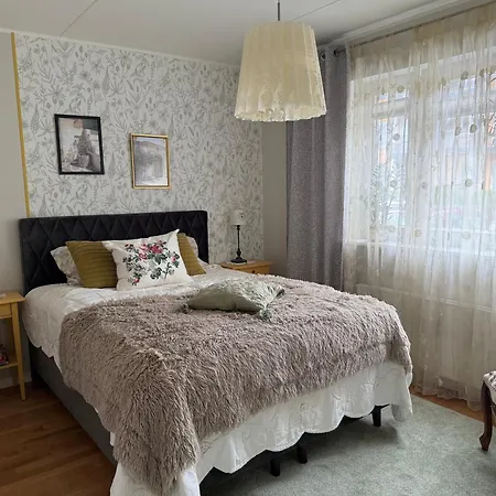 Cozy With A Large Terrace And Sauna! Lägenhet